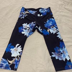 Old Navy Capris Leggings